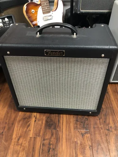 Fender Blues Junior 15w Tube Mk3 Guitar Amplifier Sarum Guitars Music Shop 03