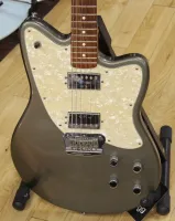 Fender Toronado Electric Guitar MIM Inc Hard Case & Candy 03 - Click to enlarge