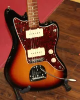 Fender Vintera 60's Jazz Master 2023 Electric Guitar 03 - Click to enlarge
