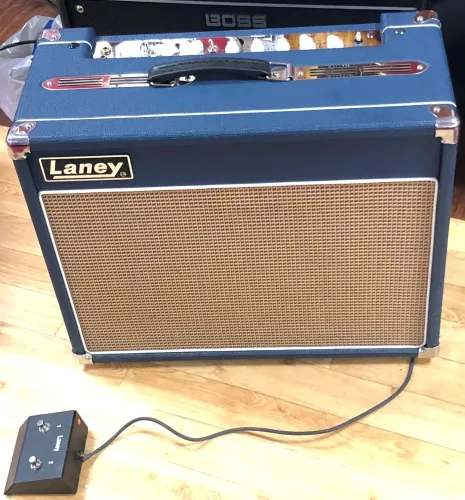 Laney L20 Tube Amplifier 20W Guitar Amplifier Amplifiers Sarum Guitars Music Shop Salisbury	04
