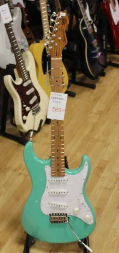 Levinson Sceptre Ventana Stratocaster Type Electric Guitar Sarum Guitars & Drums Salisbury Wiltshire