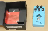 MXR Analog Chorus Guitar FX Pedal Sarum Guitars Salisbury 01 - Click to enlarge