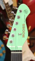 Mooer GTRS GGW Stratocaster Style Electric Guitar Surf Green 02 - Ayrıntı için tıklayınız