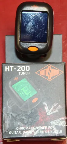 RotoSound HT-200 Chromatic Clip On Tuner Guitar Bass Uke Banjo Tune Sarum Guitars & Drums Salisbury Wiltshire 02
