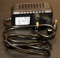 RotoSound 9v Power Supply Effects Pedal Power Supply Sarum Guitars & Drums 01 - Klik om te vergroten