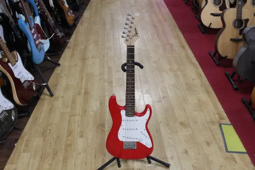 Squire Stratocaster 3/4 Size Electric Guitar Sarum Guitars & Drums Salisbury Wiltshire 03