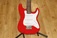 Squire Stratocaster 3/4 Size Electric Guitar Sarum Guitars & Drums Salisbury Wiltshire 02 - Click to enlarge