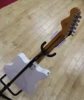 Vintage Revo Electric Guitar White Sarum Guitars & Drums Salisbury Wiltshire 01 - Clic para agrandar