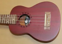 Vintage VUS5RD Soprano Ukulele Inc Gig Bag Sarum Guitars 02 - Click to enlarge