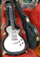 Zemaitis electric guitar aces of 8's including hard case in stock at sarum guitars & drums salisbury wiltshire as used by billy gibbons 2